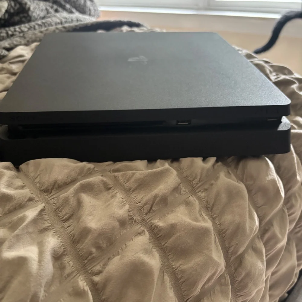 Ps4 console